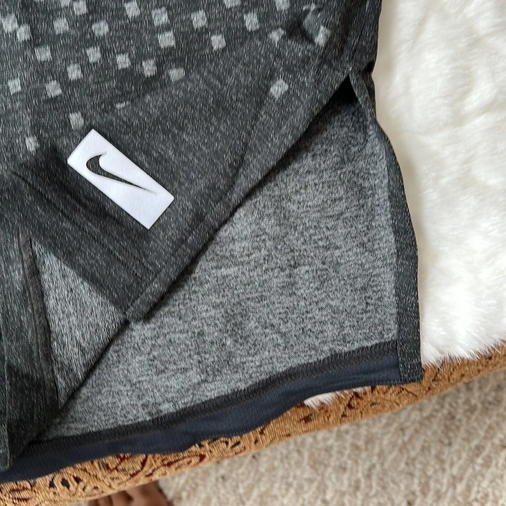 Nike sweatshirt - Picture 5 of 11